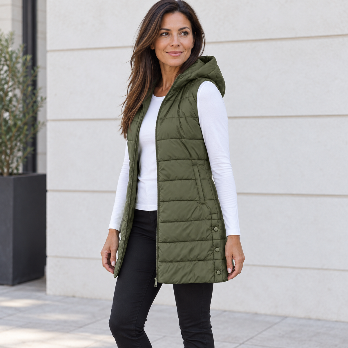 CHALECO LARGO ACOLCHADO CON CAPUCHA PARA MUJER