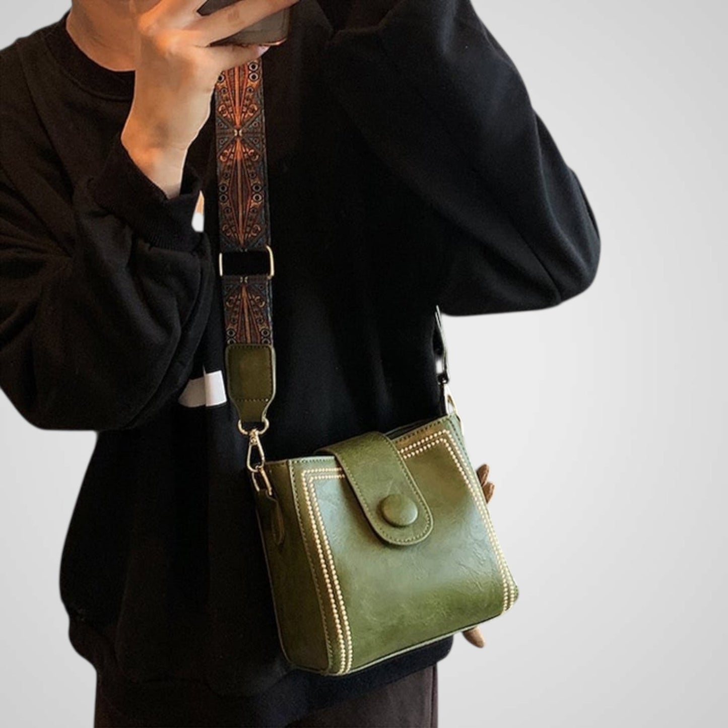 Olmo | Bolso retro con bandolera ancha ajustable