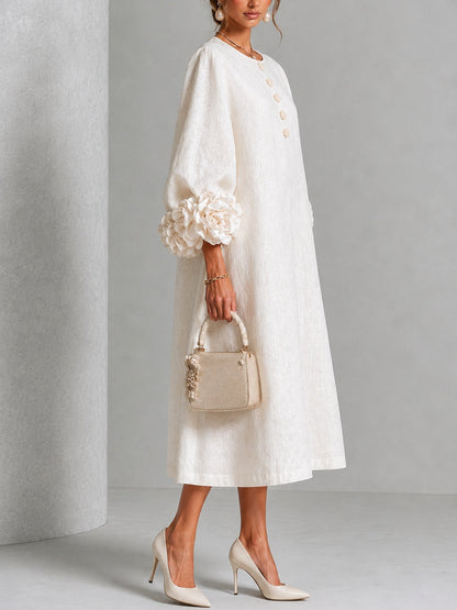Vestido Midi Blanco con Botones de Flor y Mangas Decoradas