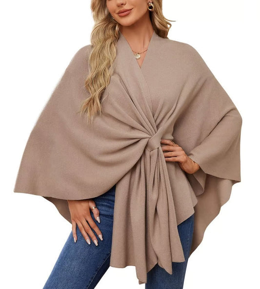 Maegan | Elegante chal tipo poncho con suave apertura frontal
