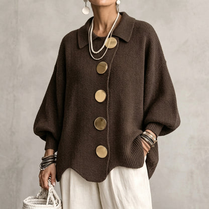 Isadora | Cárdigan Oversize con Cuello y Botones Metálicos Grandes