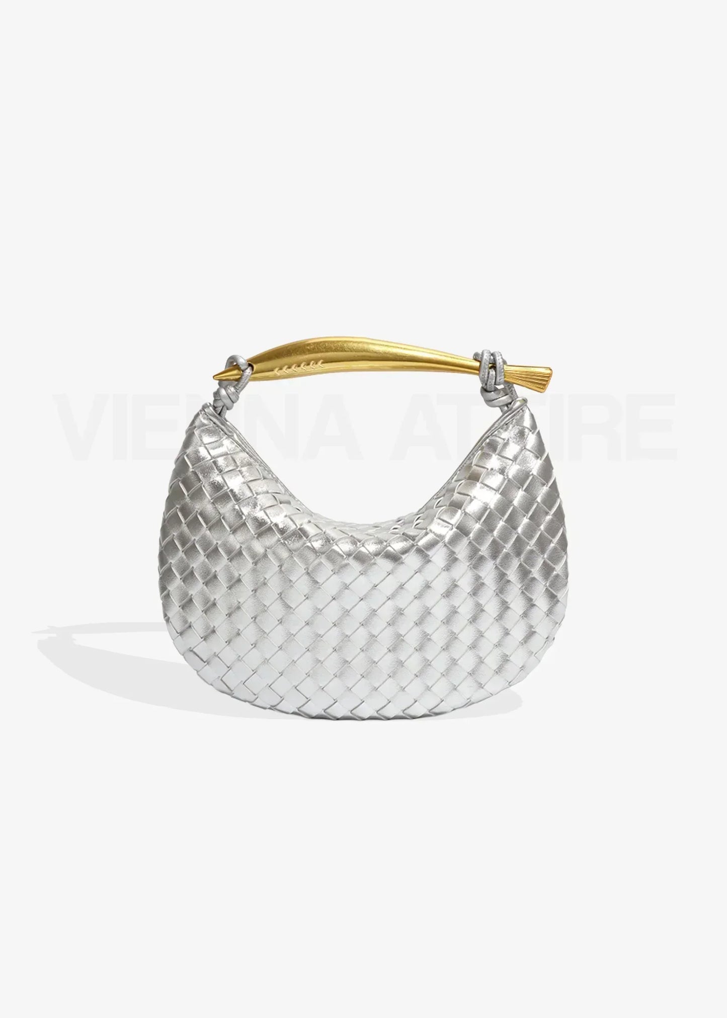 Alejandra – Bolso trenzado con asa dorada