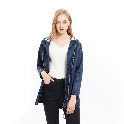 Margaret | Impermeable con Capucha y Cordón Ajustable